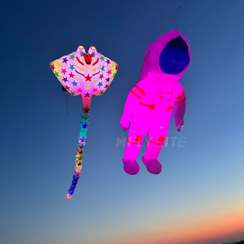 4M night-lighted astronaut kite pendant 40d ripstop nylon 