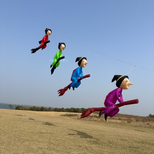 4M witch kite pendant
