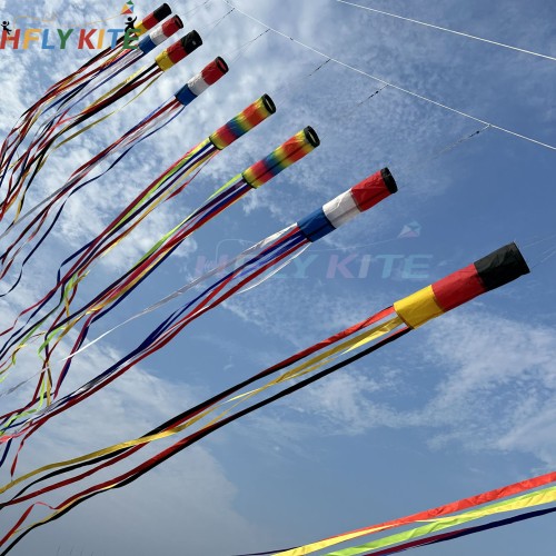 6/12/22m kite long tails