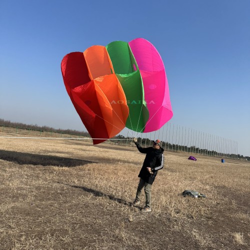 Soft Inflatable 28sqm Pilot Kite 40d ripstop nylon For Adults High Quality Colorful Show Kites